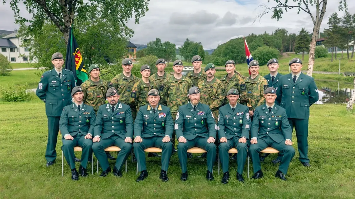 La guardia nazionale norvegese ha diplomato il primo gruppo di comandanti di squadra