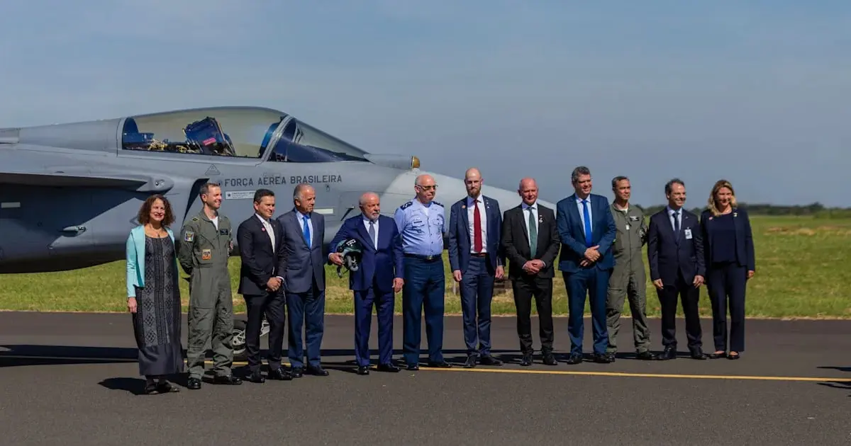 Premier Gripen E fabriqué au Brésil présenté