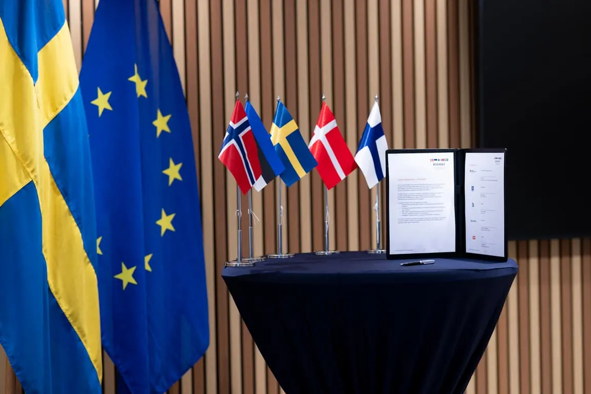 Representanter signerar alliansavtal för RTO4DEF i Bryssel