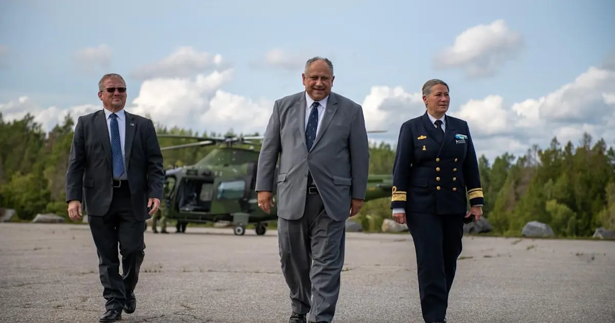 US-Marineminister Carlos Del Toro hat Schweden besucht